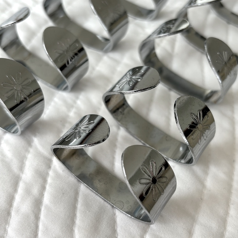 12 Stainless Steel Napkin Rings by Royal Salute Elegant Durable Daisy Flower